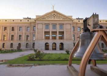 Los Abogados Legislation Committee