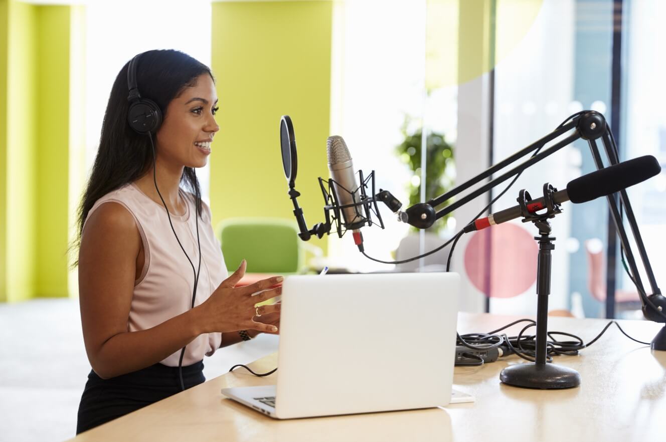 Best Legal Podcasts for Lawyers & Law Firms in 2025