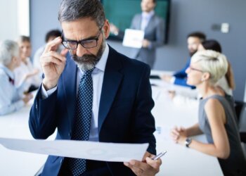 great leader people follow