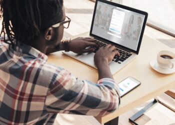 get clients through LinkedIn