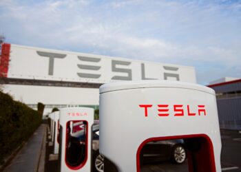 tesla tro