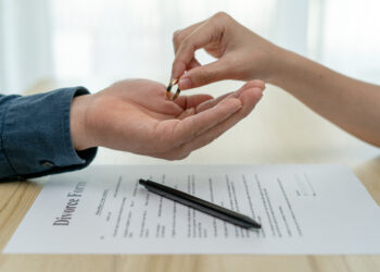 A Divorce Pitfall: Covert or Overt Narcissists Hiding in Plain Sight